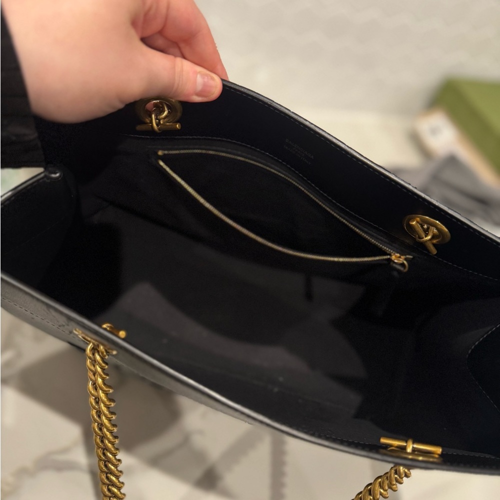 Balenciaga black & gold Duty free medium tote bag - Picture 7 of 11